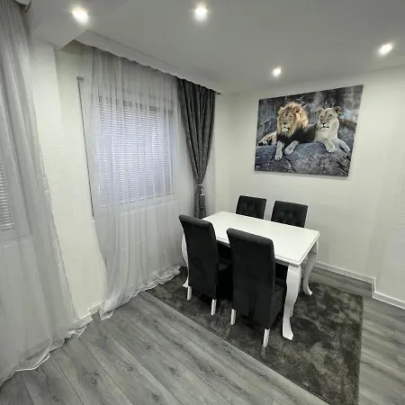 Apartman Bajo 1 *